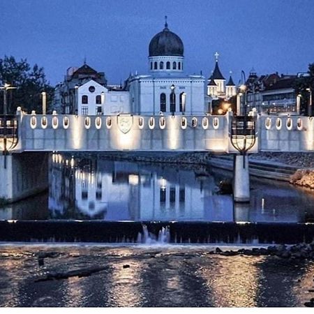 Flux Studios Apart 2 Oradea Eksteriør billede