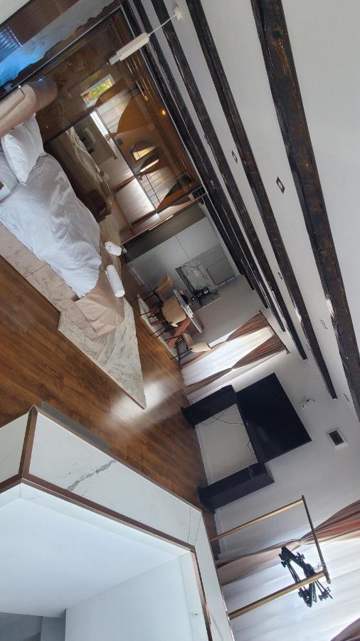 Flux Studios Apart 2 Oradea Eksteriør billede