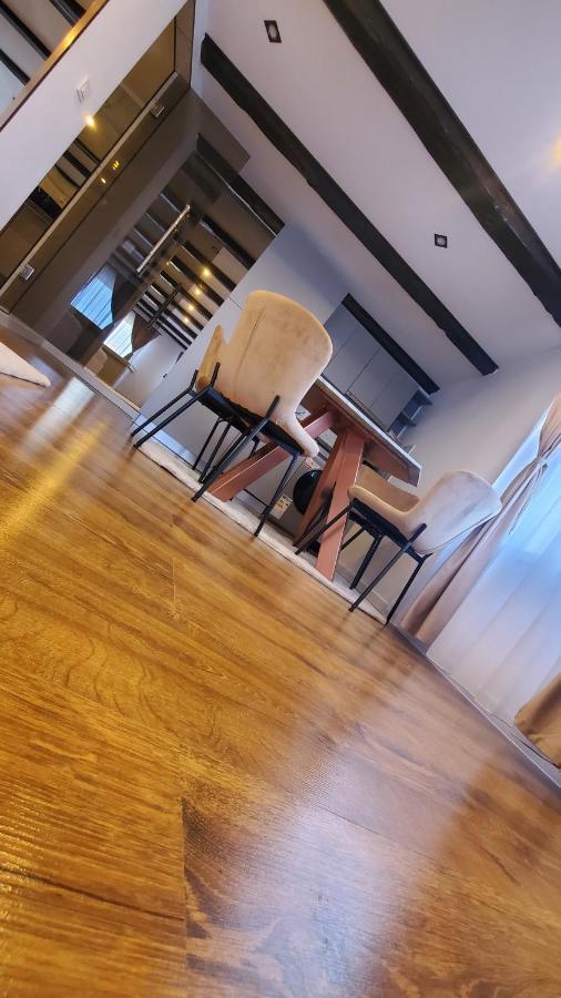 Flux Studios Apart 2 Oradea Eksteriør billede
